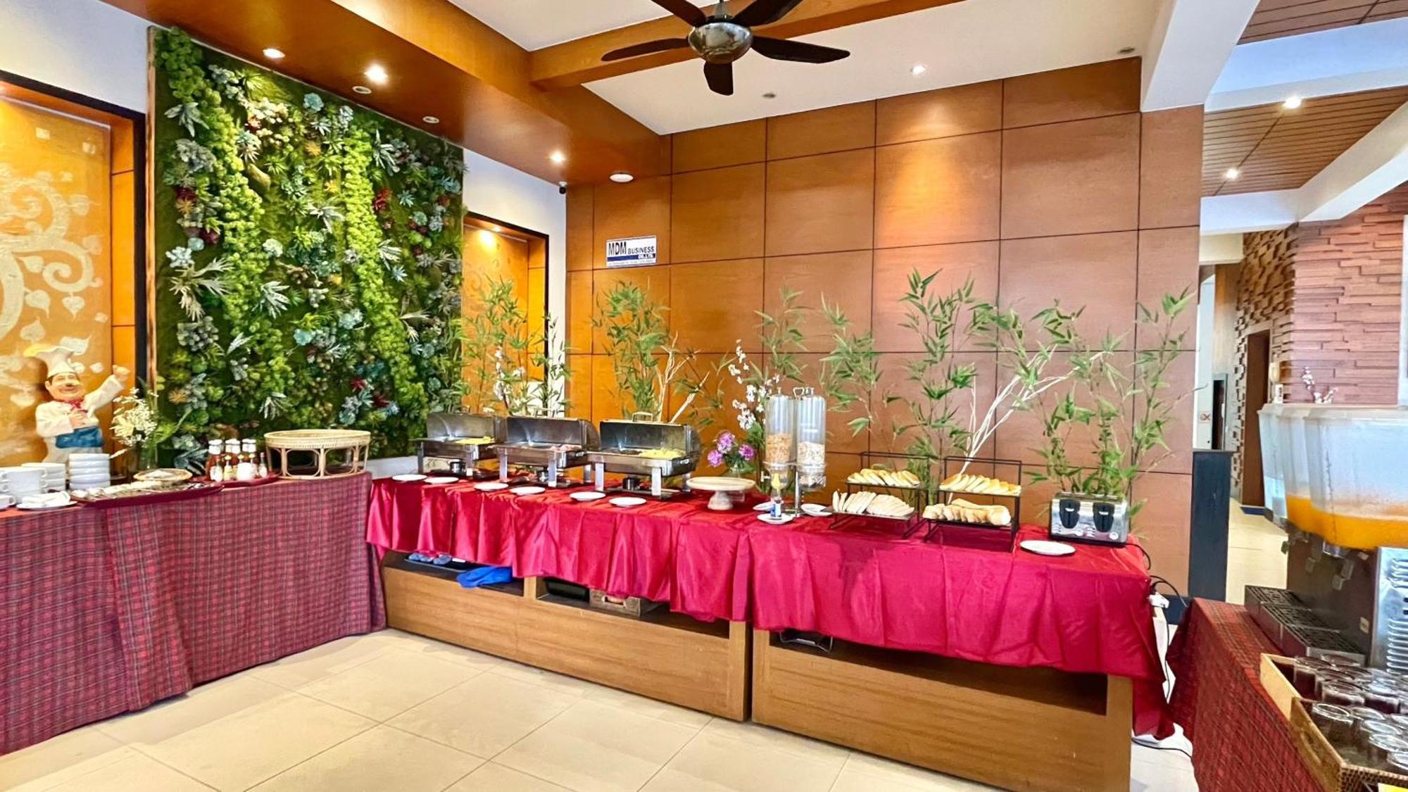 Baramee Resortel Patong Buitenkant foto